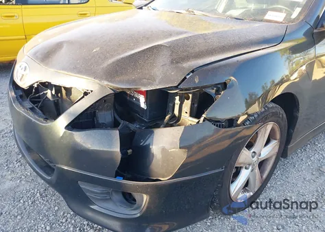 2011 Toyota Camry Se z USA, uszkodzony, nr VIN 4T1BF3EK4BU230683